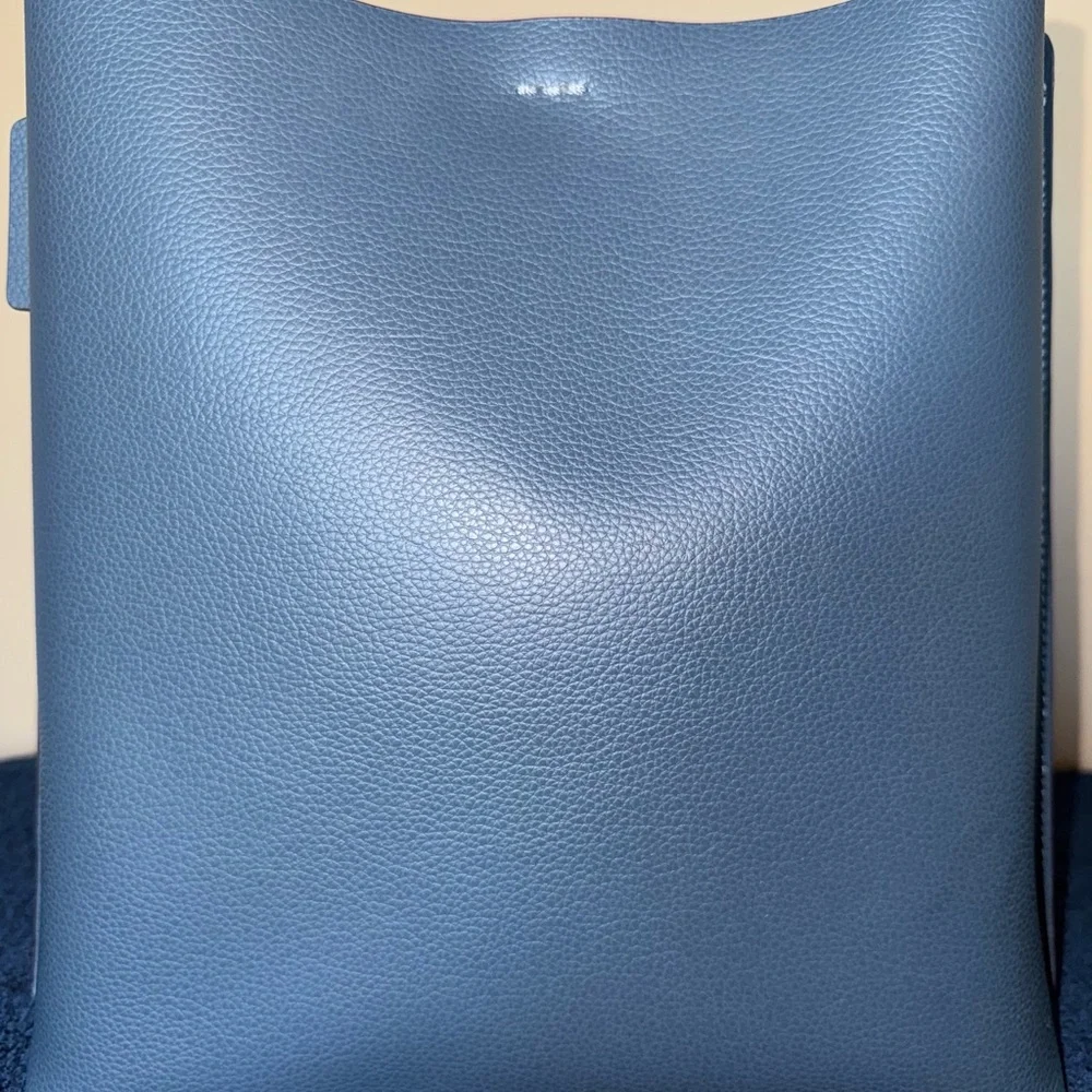 Coach Light Cream Leather Handbag - Picture 2 of 5